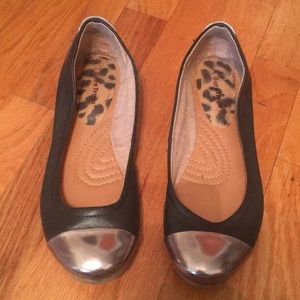 Adorable Cap-toe Ballet Flats